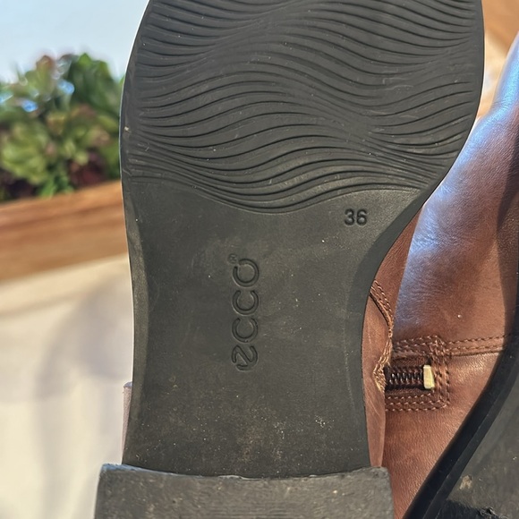 Ecco Hobart Harness leather riding boots with gold hardware women’s size EU 36 - Picture 6 of 9